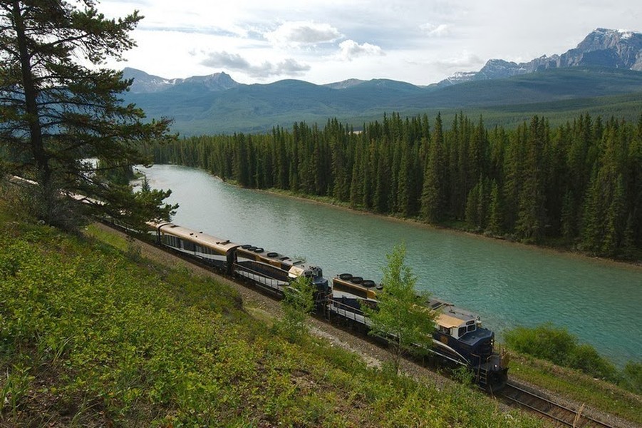 Tuyến đường sắt Rocky Mountaineer ở miền tây Canada được đưa vào hoạt động năm 1990 và mỗi năm chỉ vận chuyển 10.000 hành khách. Thế nhưng, bây giờ con số này lên tới 100.000.